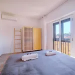 Downtown 2br With Ac & Terrace W Sea View - Benakey *