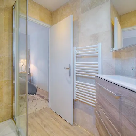 Appartamento Downtown 2br With Ac & Terrace W Sea View - Benakey Cannes